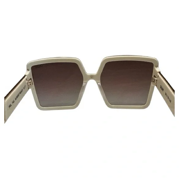 Quay Australia Oversized Square Sunglasses in Ivory frame/ Brown Gradient Lenses - Picture 4 of 10